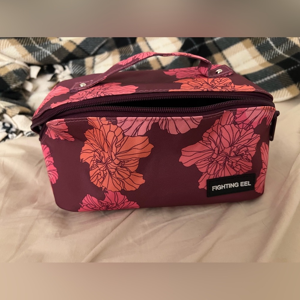 Fighting eel brand new makeup bag